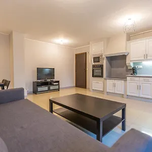 Superbe T4 Renove Spacieux Avec Stationnement Libre Et Gratuit Appartement